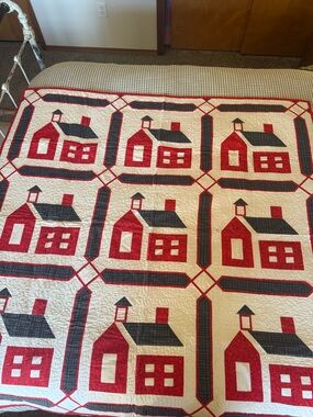 Red and Black Cottage Quilt - Home Bedding